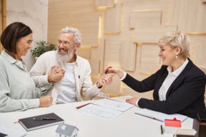 Fastighetsmäklarens roll i Italien: Vad köpare bör veta