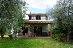 Hus till salu i BORGO A MOZZANO (LU)