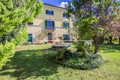 Hus till salu i PIETRASANTA (LU)