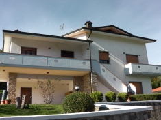 Hus på landet till salu i BAGNI DI LUCCA (LU)