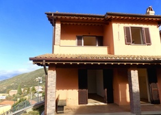 Villa till salu i POGGIO CATINO (RI)